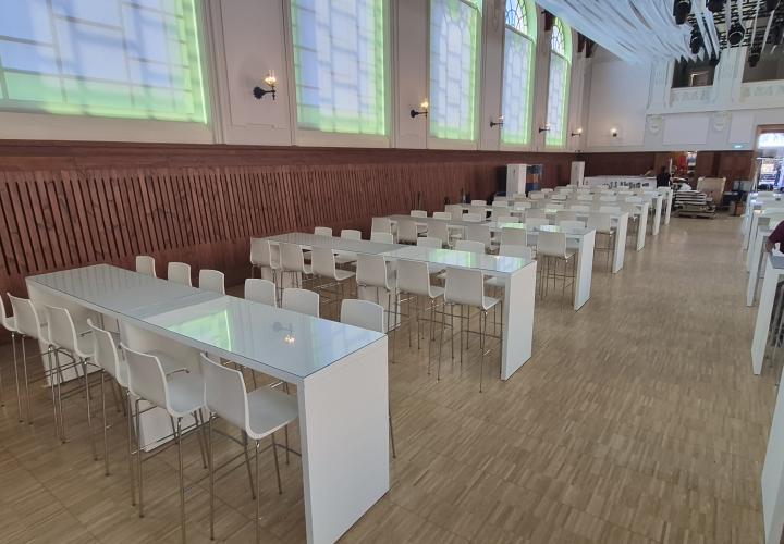 Híd koktélasztal és alice bárszékek bérlése nagy rendezvényekre!