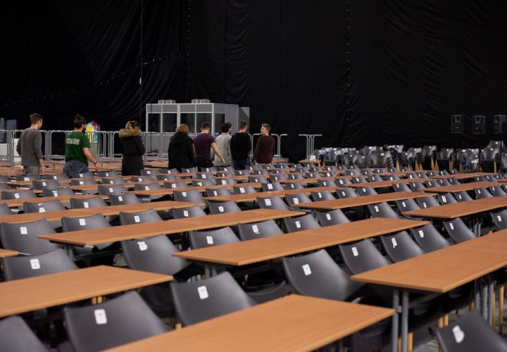 konferencia asztal bérlés, brent.hu