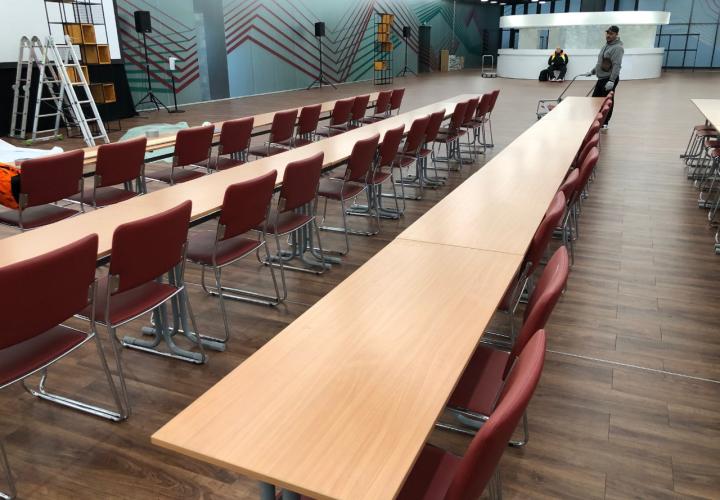 konferencia asztal bérlés, brent.hu