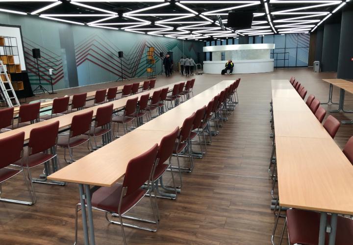konferencia asztal bérlés, brent.hu