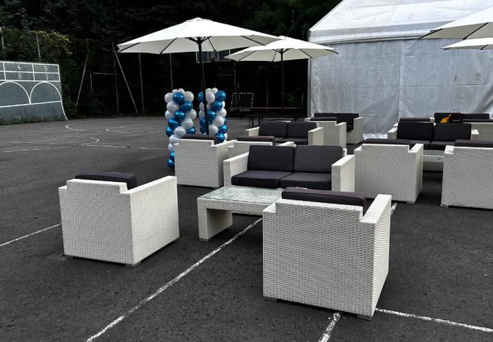 fehér rattan garnitúra bérlés, brent.hu