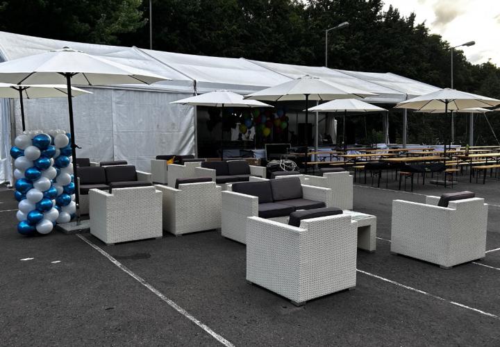 fehér rattan garnitúra bérlés, brent.hu
