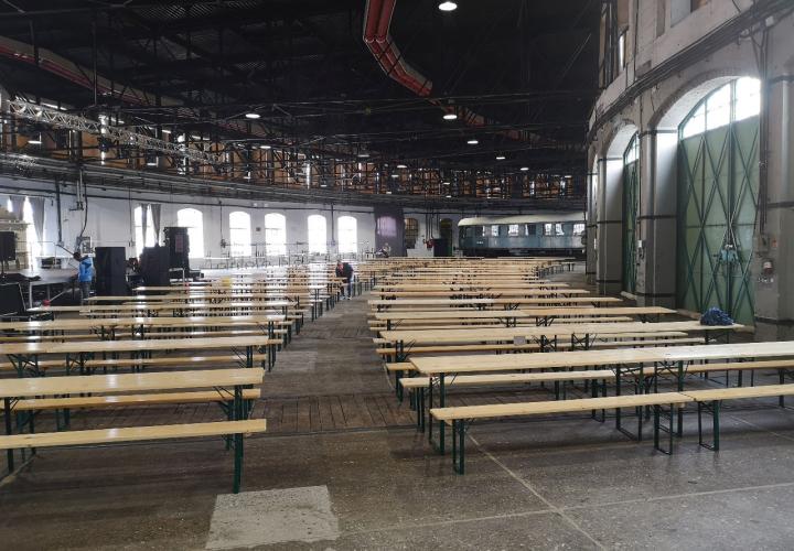 sörpad garnitúra VIP bérlés, brent.hu