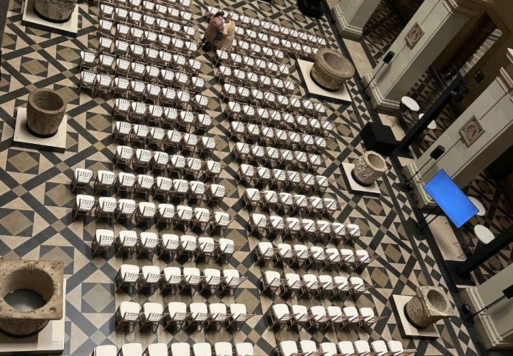 rozé arany chiavari bérlés rendezvényekre, brent.hu