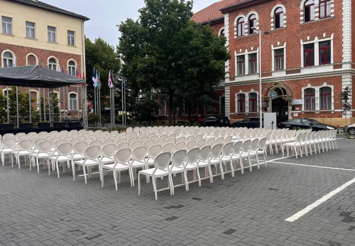 fehér rotus szék bérlés, brent.hu