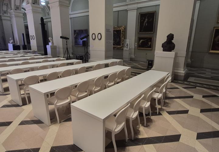 Híd bankett asztal és rotus szék bérlés Budapesten a B'rent kft-től!