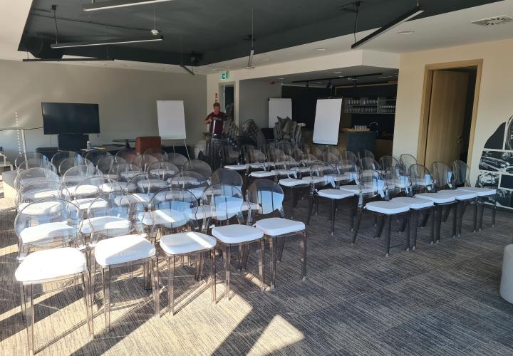 Igloo chair rental Budapest!