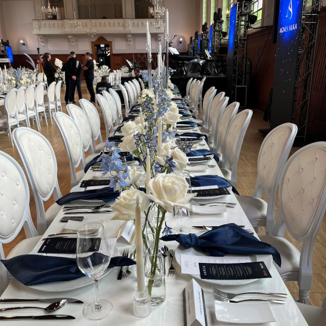 Louis szék fehér bérlés, brent.hu