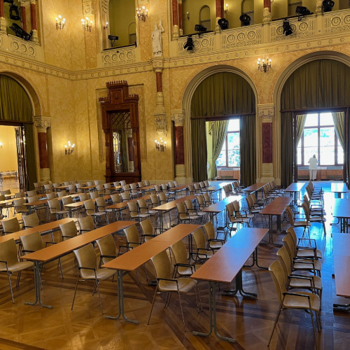 konferencia asztal bérlés, brent.hu