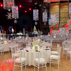 fehér chiavari székek bérlése, brent.hu